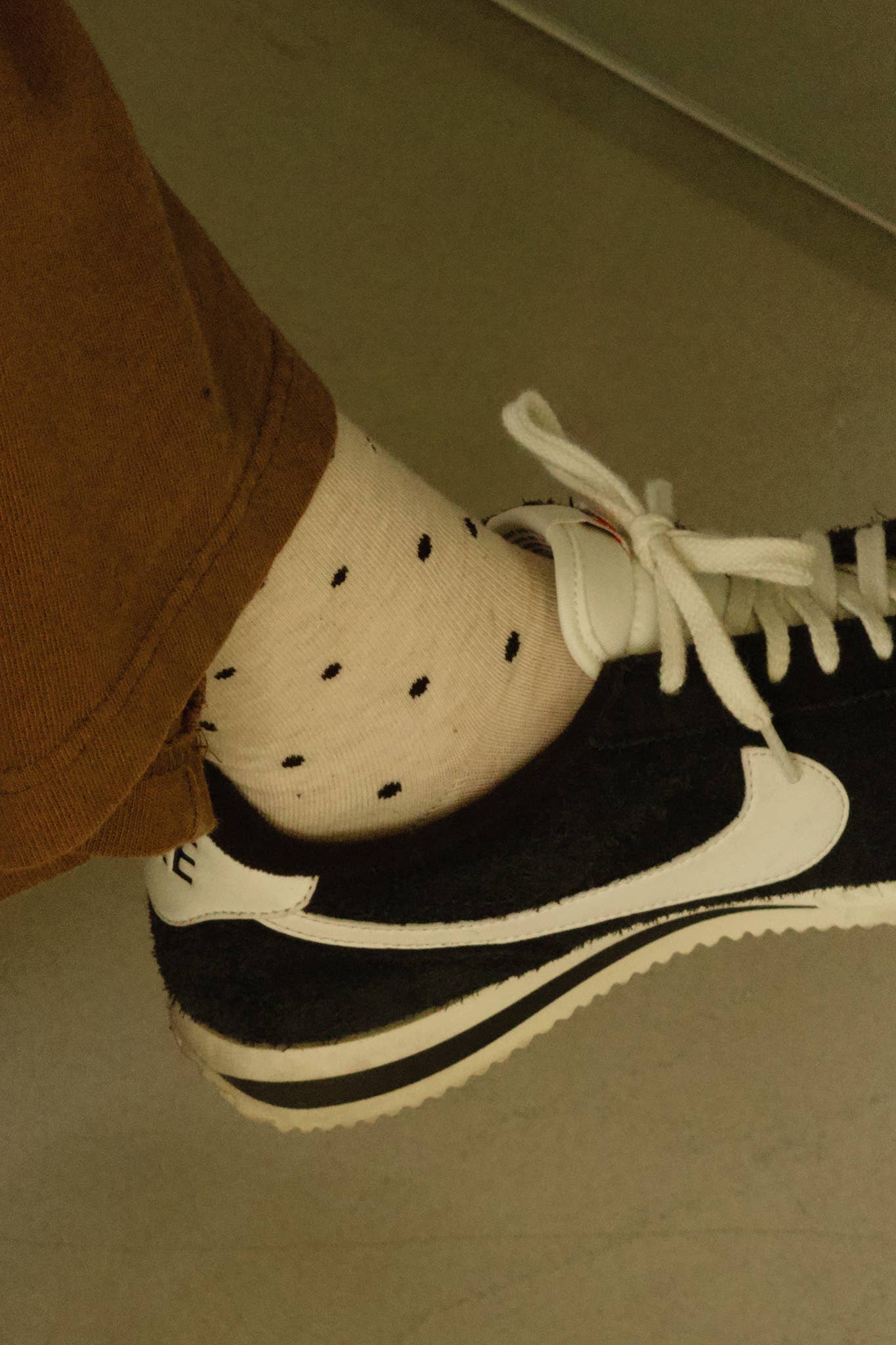 Sneaker Socks: Polka Dot - Oatmeal / Black