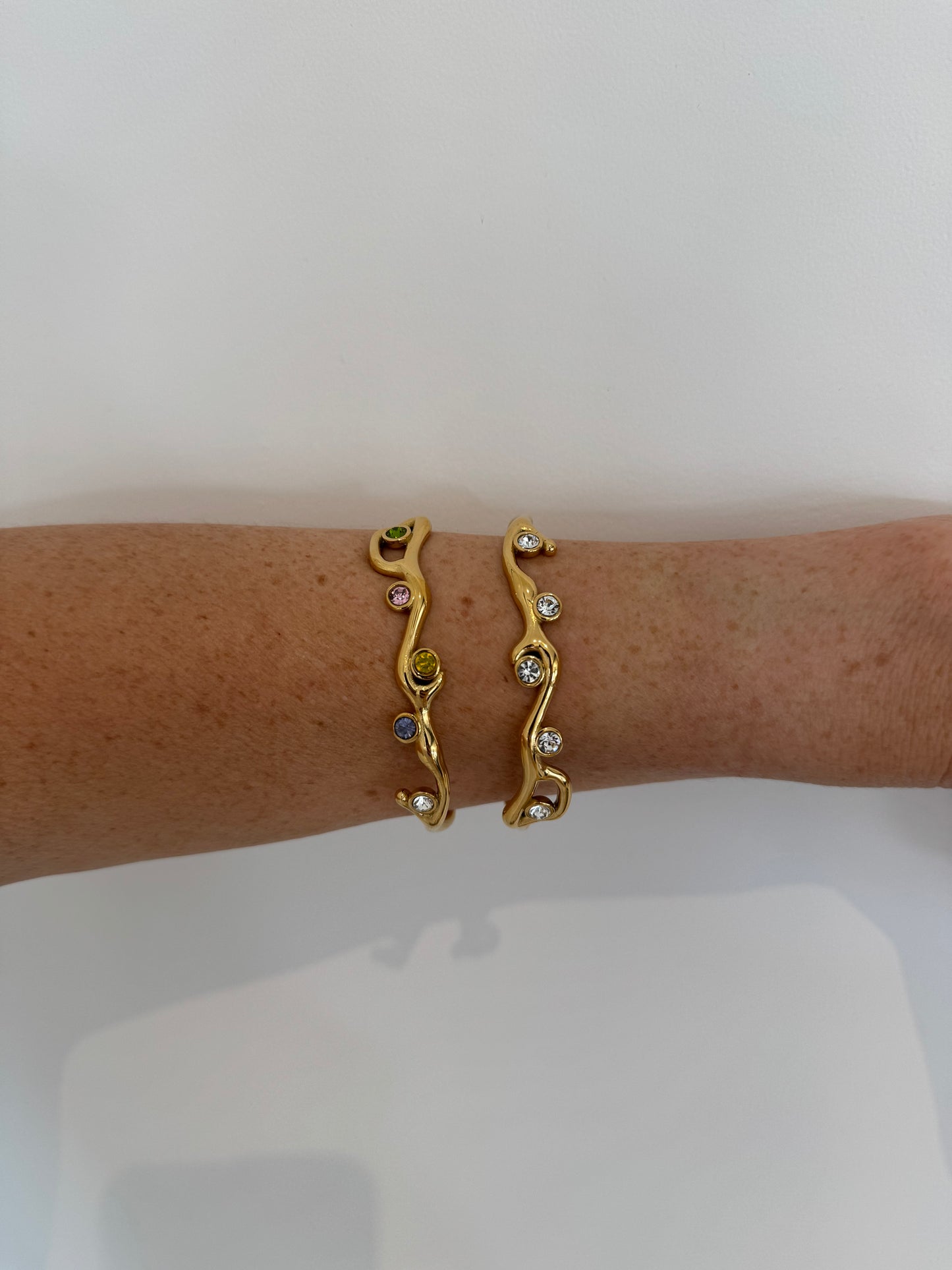 Wave bangle