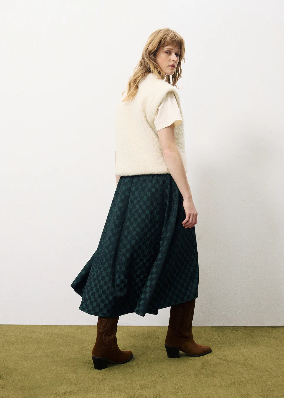 NAGIA BEIGE SWEATER
