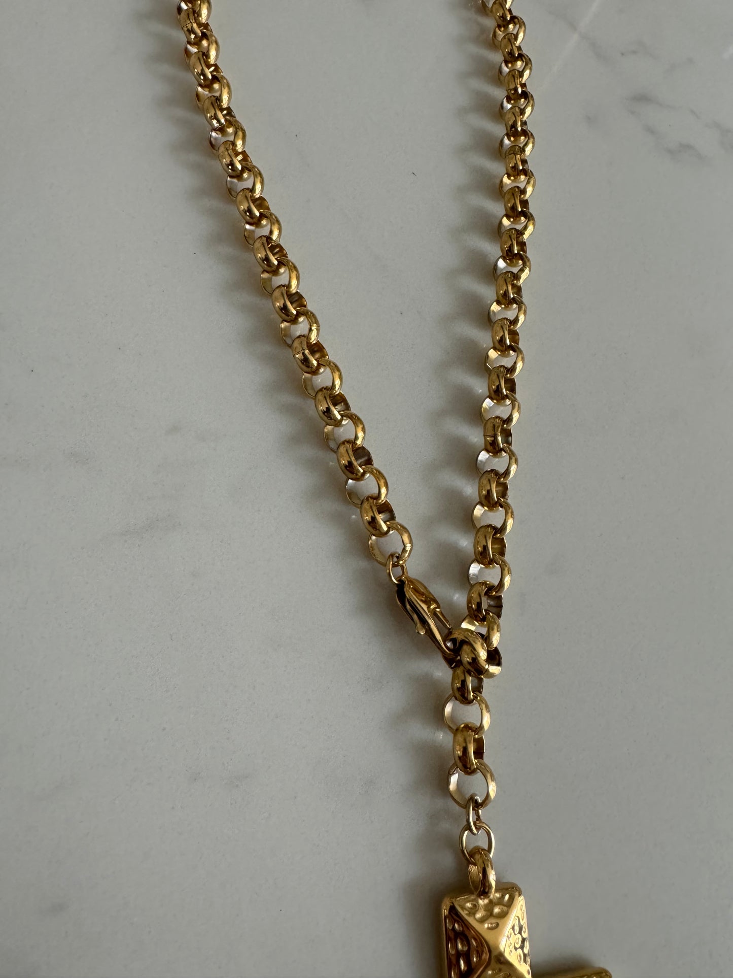 Chunky Cross Necklace : Gold
