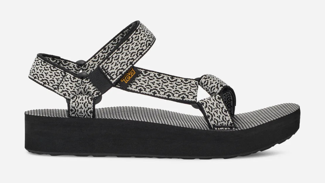 Teva Midform in Black & White