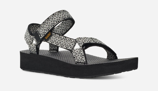 Teva Midform in Black & White