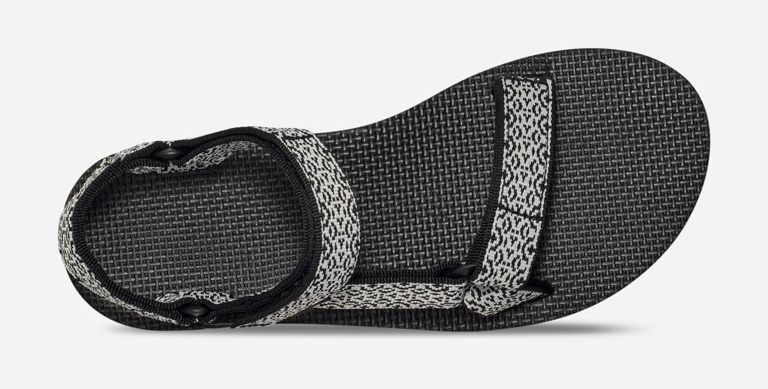 Teva Midform in Black & White