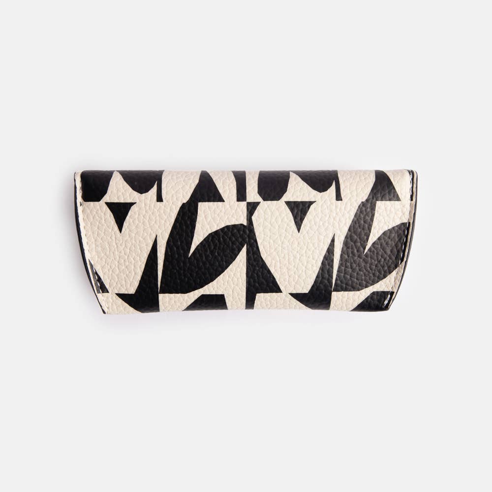 Mono Checkmate Hearts Flap Glasses Case