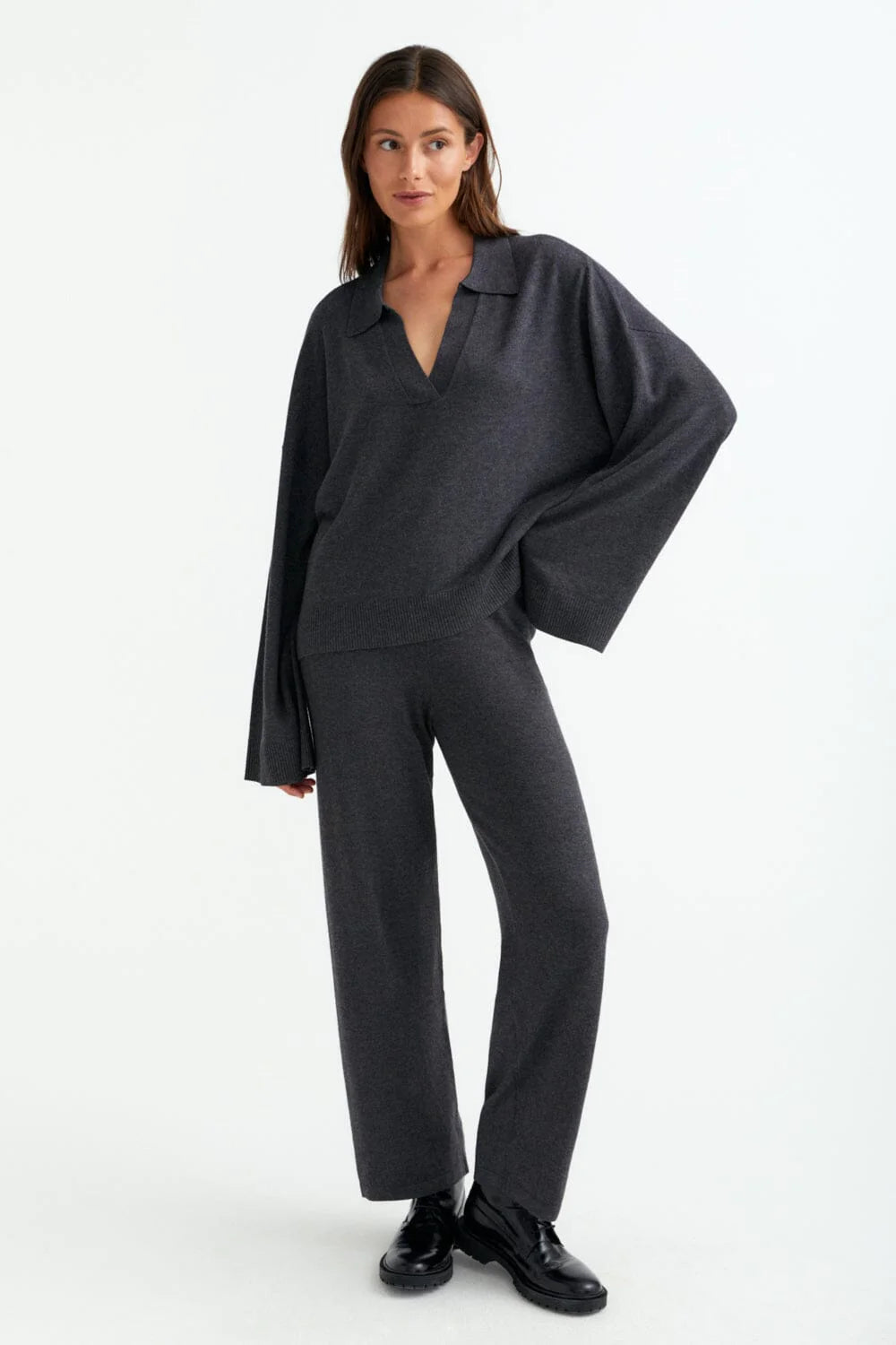 Oversized Knit Collared Jumper in Grey