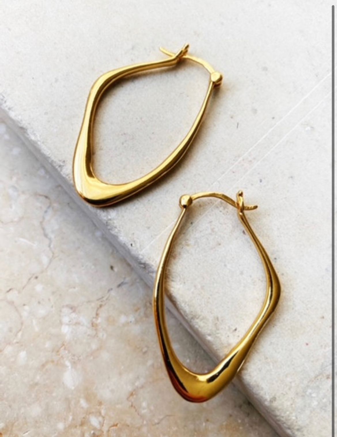 Shyla The Valentina Hoops