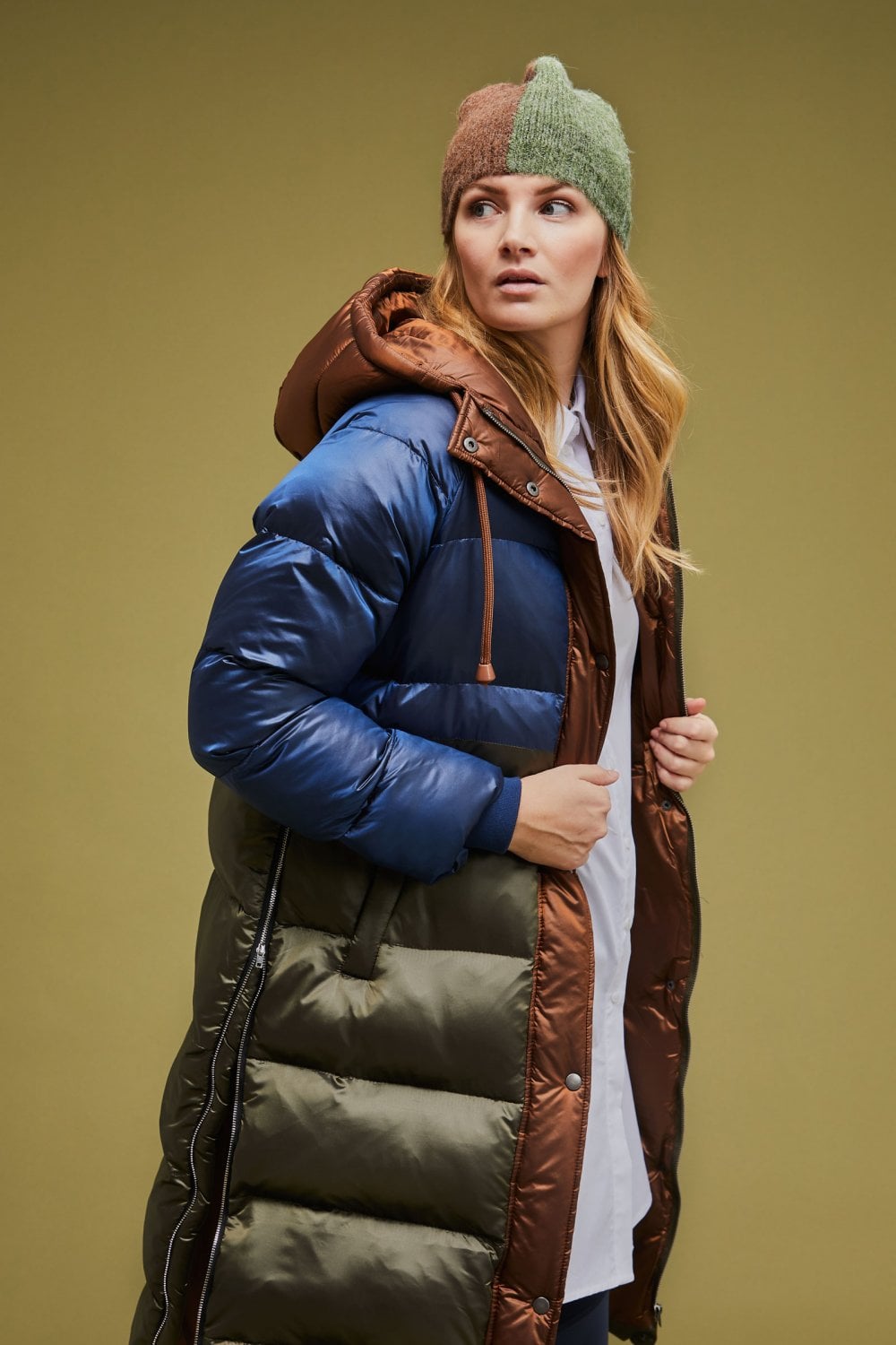 Costa Mani : Down Long Jacket Blue