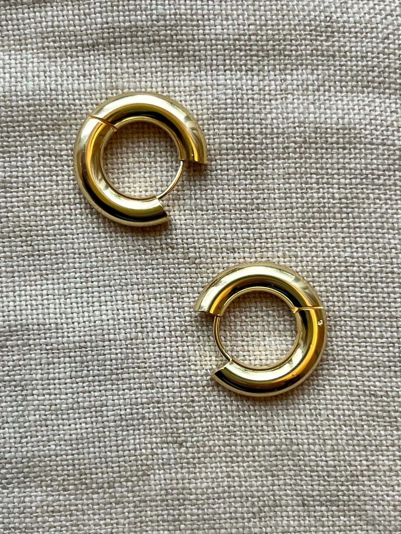 PAIR CHUNKY CREOLES