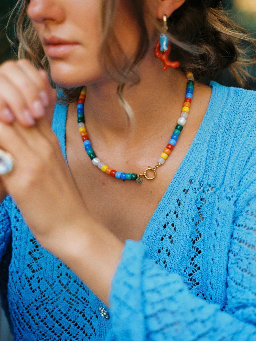 Q CERAMIC NECKLACE