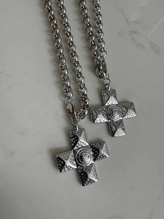 Chunky Cross Necklace : Silver