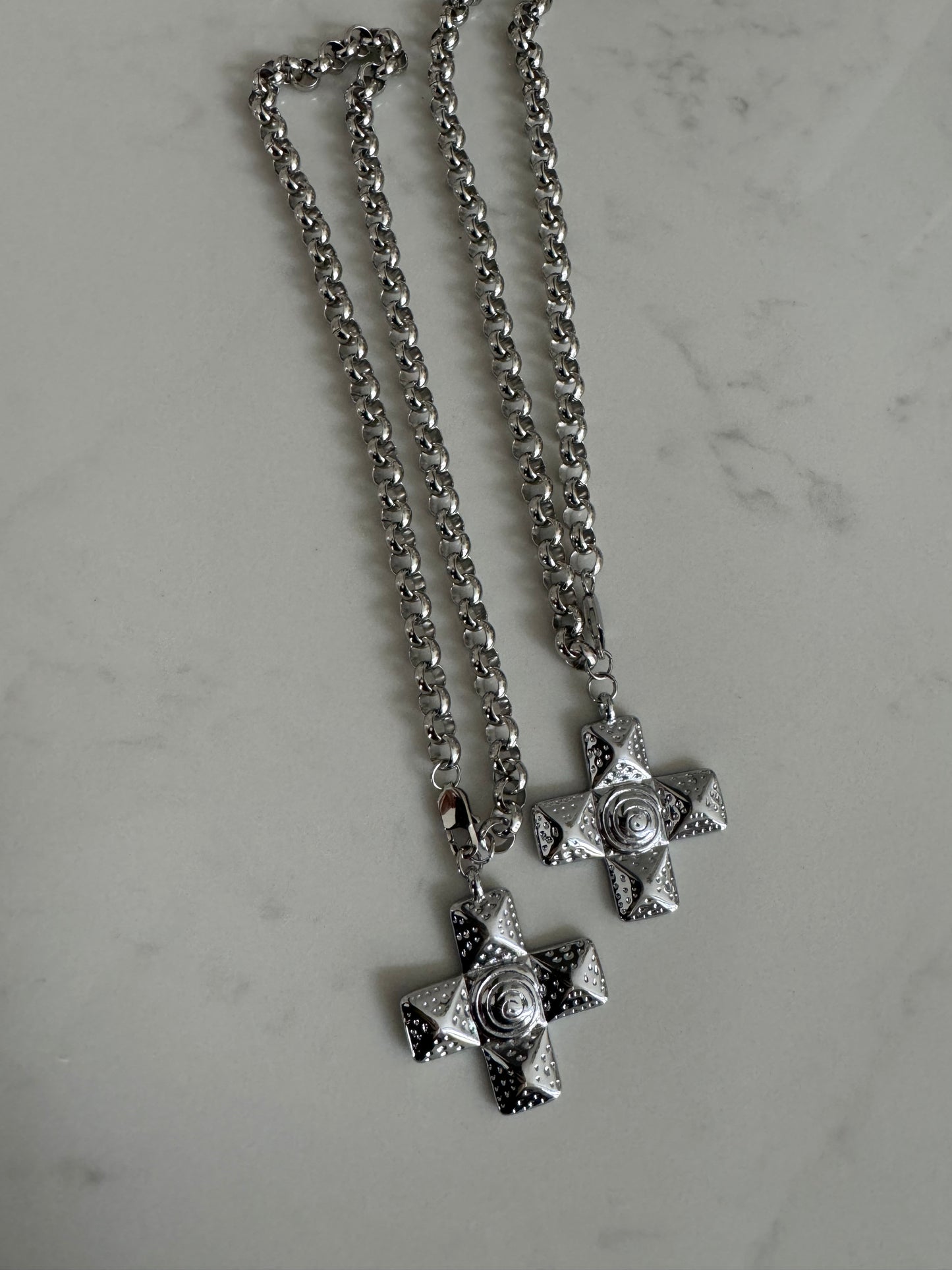 Chunky Cross Necklace : Silver