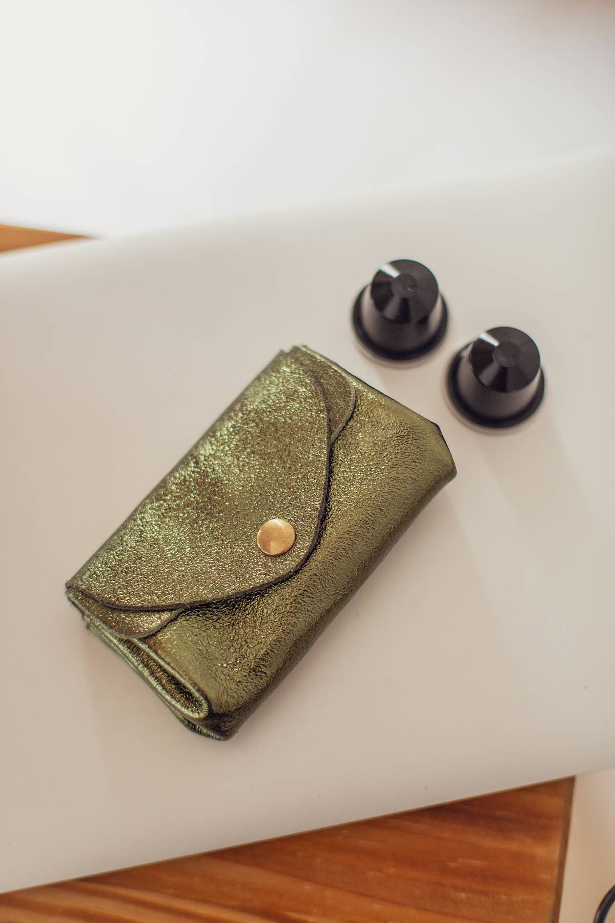 Small Leather purse: Khaki Metal