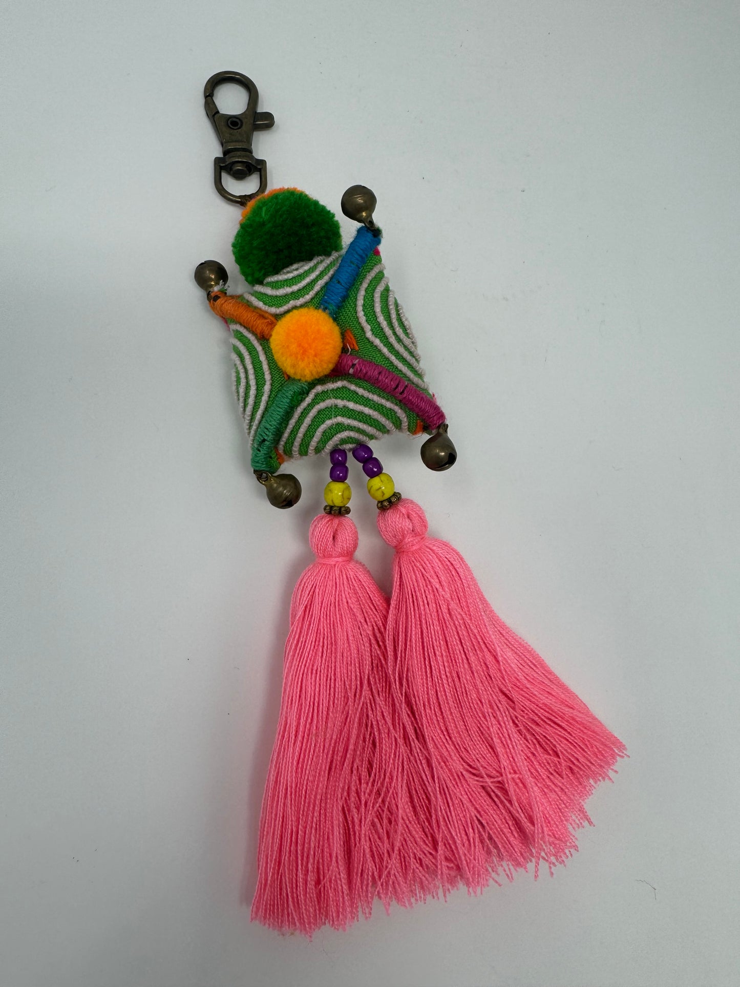 Embroidered tassel keyring : Pink