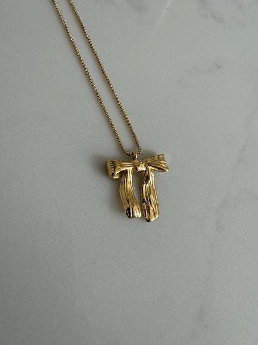 Danity Bow Necklace : Gold