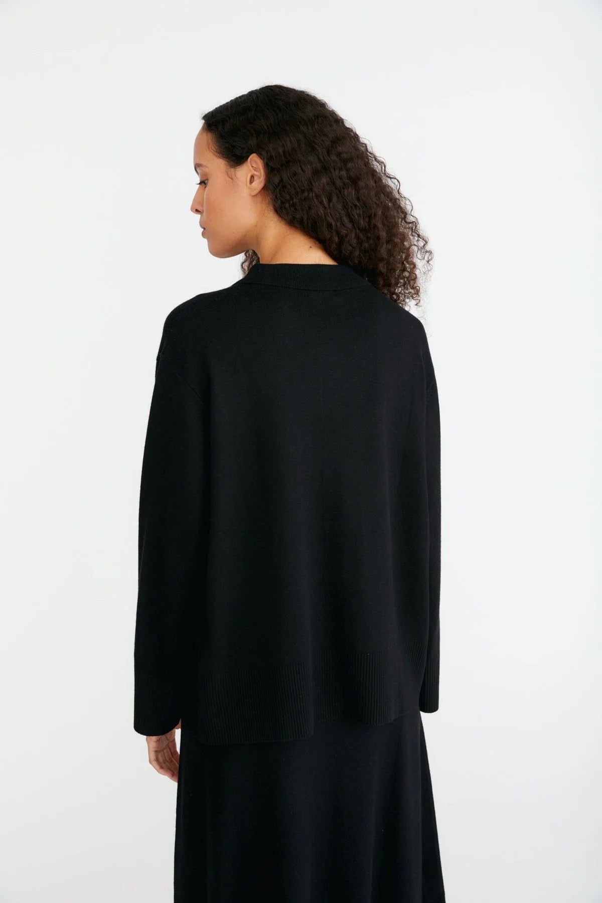 Knitted Cardigan with Collar in Black